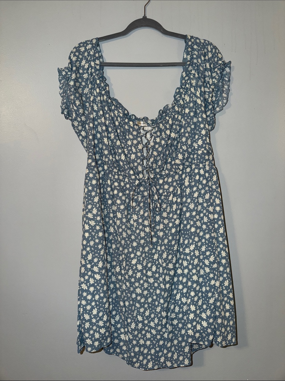 Ditsy Floral Lace-Up Blue dress